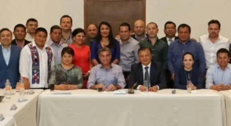 Tony Gali y presidentes municipales reiteran trabajo conjunto a favor de Puebla