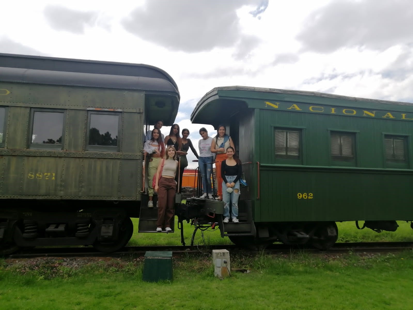 Alumnas de la Anáhuac Puebla desarrollan propuesta de diseño para el personal de Servicios educativos del Museo Nacional de los Ferrocarriles Mexicanos