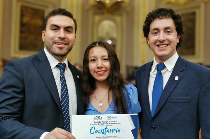 Estudiante de la Anáhuac Puebla participa como «Diputada por un día» en el Congreso del Estado.