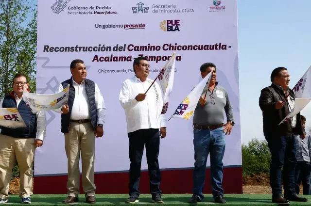 Gobernador Céspedes inaugura vialidades en Chiconcuautla