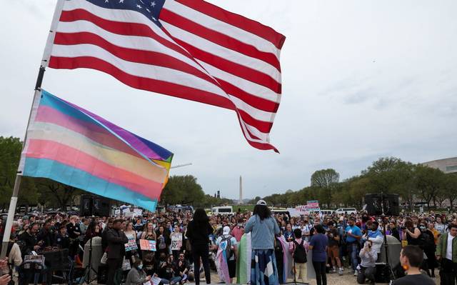 Legislador republicano llamó mutantes y demonios a personas trans en EU