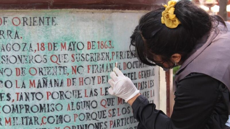 Ayuntamiento de Puebla continúa el mantenimiento preventivo de monumentos del zócalo