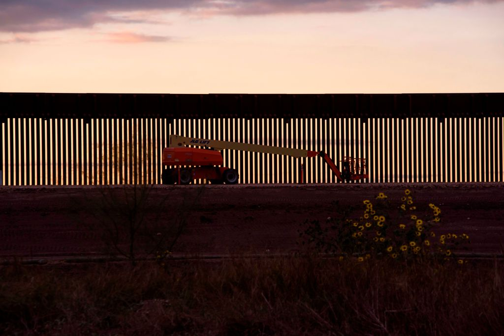 La Controversia del Muro Fronterizo de Biden: Presiones Políticas y el Debate en el Valle del Río Grande