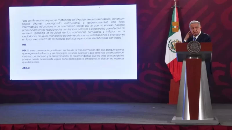 INE ordena a AMLO eliminar controvertida posdata en sus mañaneras