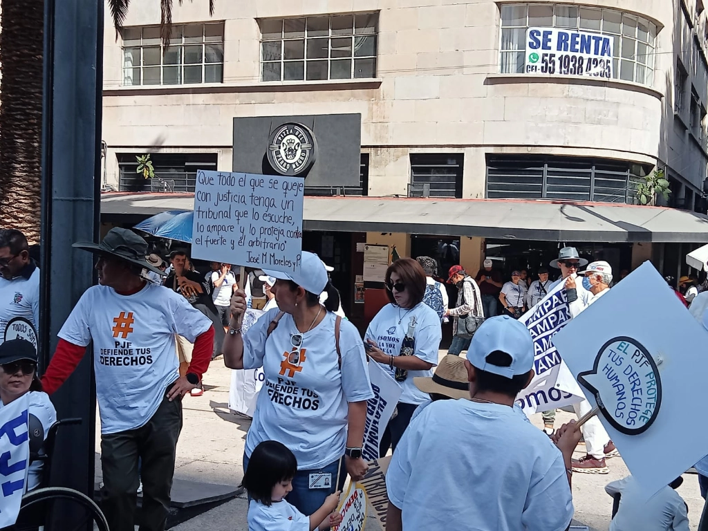 Trabajadores del Poder Judicial marchan en defensa de fideicomisos