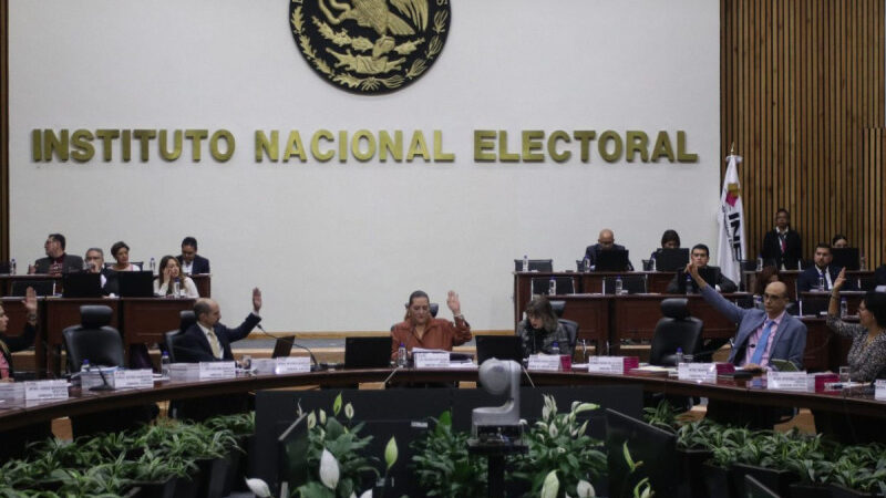 Renuncia la directora de Procedimientos Especiales Sancionadores del INE por alteración de frases de López Obrador