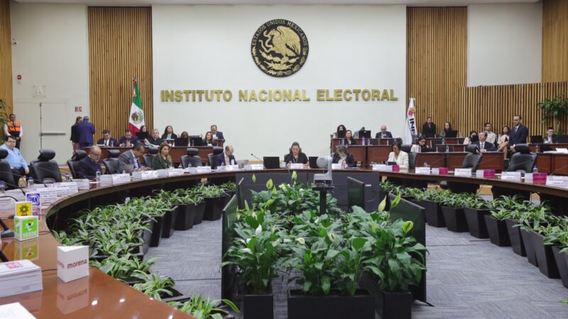 INE aprueba tres debates presidenciales en 2024 y establece restricciones a moderadores