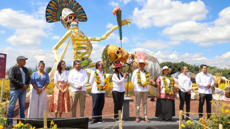 Con recorrido en el “Valle de Catrinas”, Sergio Salomón mantiene costumbres y tradiciones de Puebla