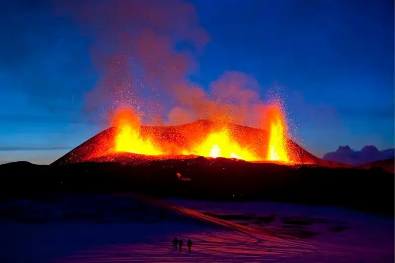 Alerta en Islandia: Mil sismos elevan temores de una inminente erupción volcánica