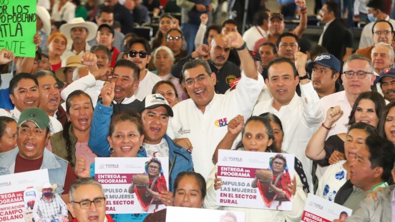 Con entrega de insumos, gobierno estatal cumple compromiso con sector rural