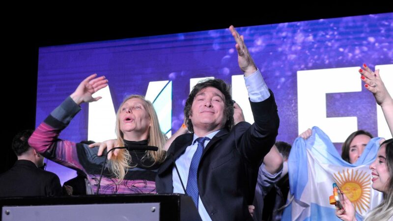 Javier Milei arrasa en las elecciones y se corona como presidente de Argentina: un giro en la política nacional