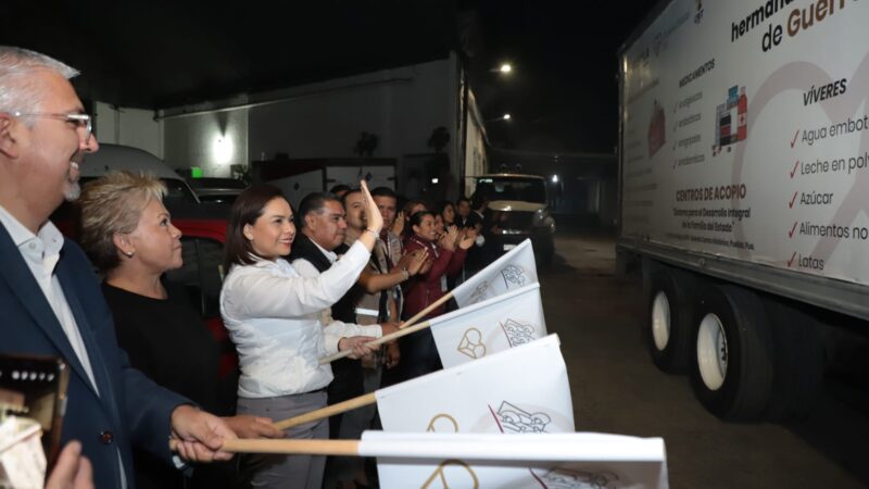 Abandera SEDIF salida de convoy con 35 toneladas de ayuda a Guerrero donadas por SEP