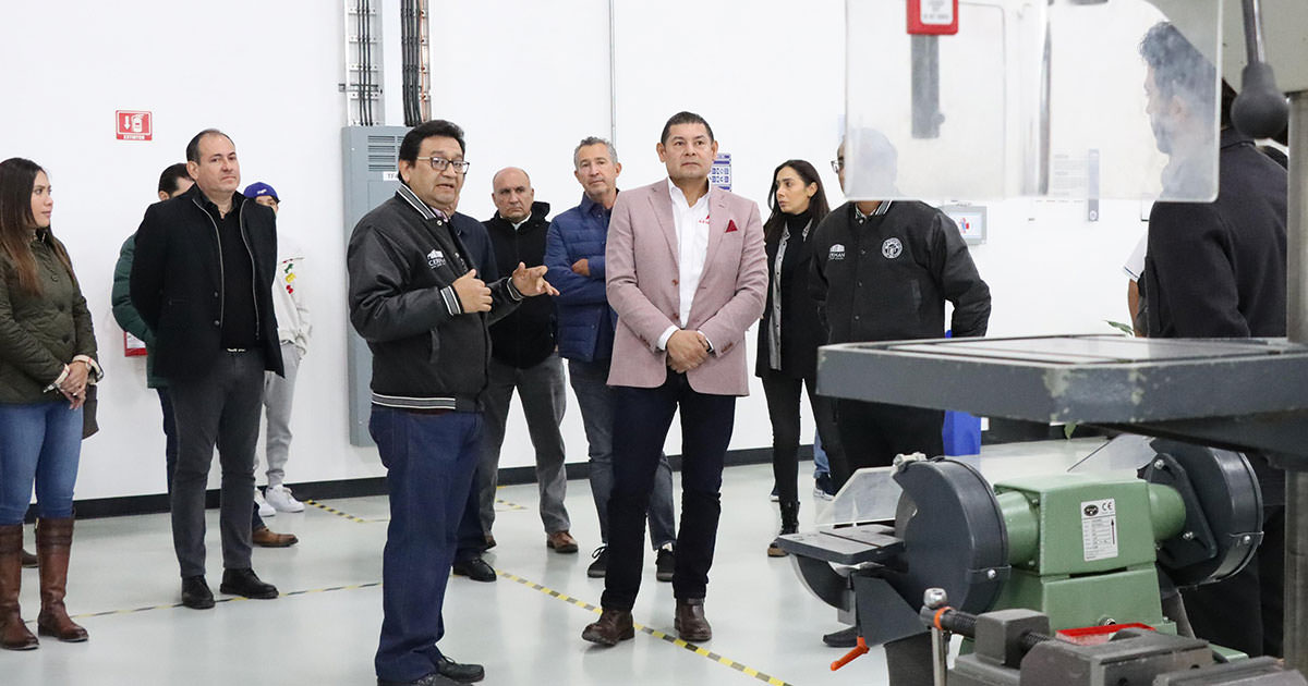 Alejandro Armenta impulsa desarrollo tecnológico en Puebla: educación e innovación en el centro de su propuesta