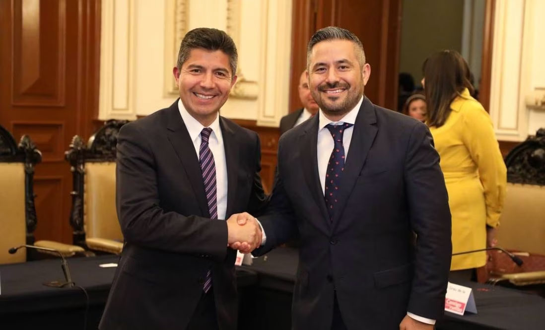 Eduardo Rivera renuncia como alcalde de Puebla para buscar gubernatura