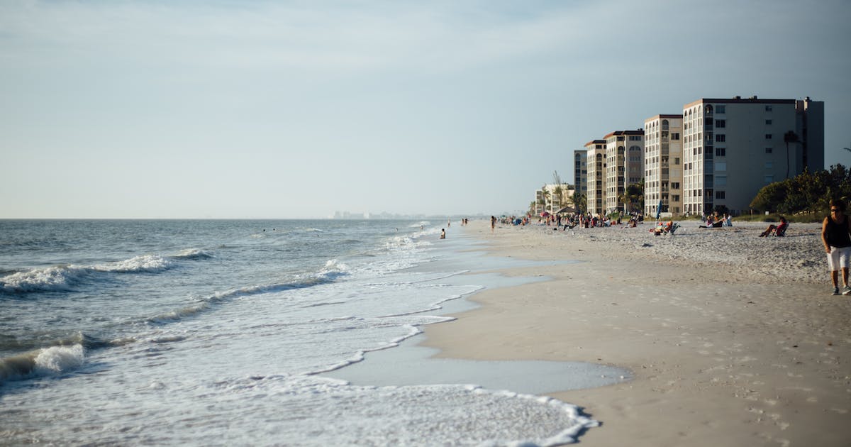 Alerta de Cofepris: Exceso de bacterias en seis playas de cuatro estados