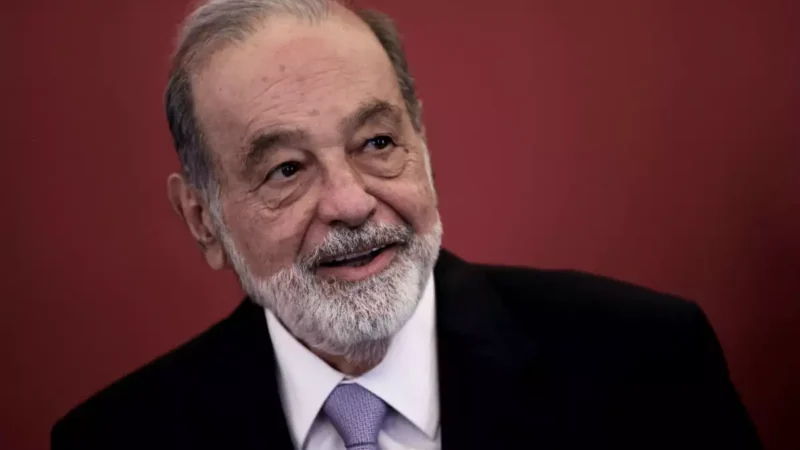 Carlos Slim critica desarrollo económico en México y aborda desafíos socioeconómicos: competencia con Larry Ellison en el Top 10 de Bloomberg