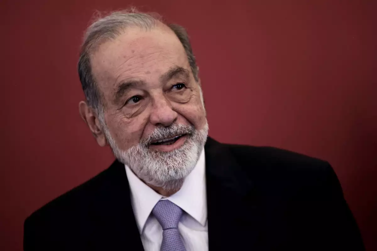 Carlos Slim critica desarrollo económico en México y aborda desafíos socioeconómicos: competencia con Larry Ellison en el Top 10 de Bloomberg