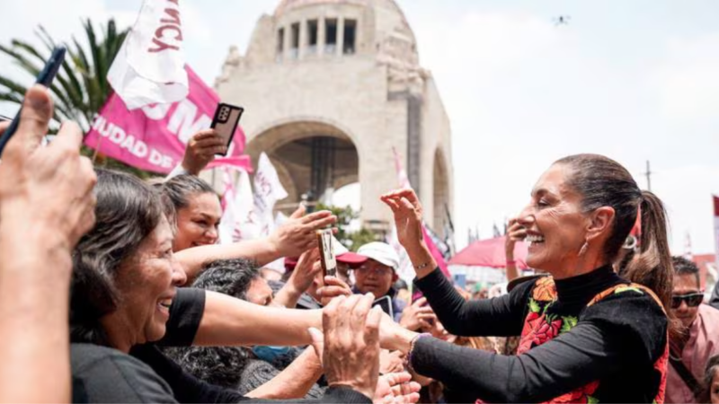 Claudia Sheinbaum cierra su precampaña en el Monumento a la Revolución con un llamado a la unidad