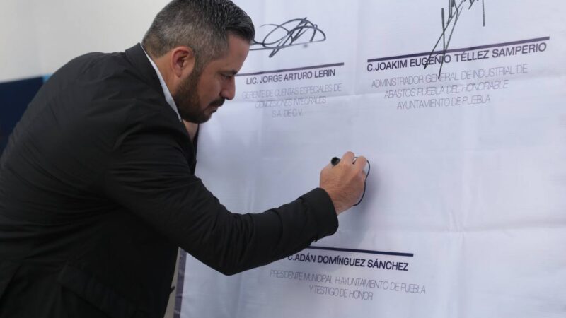 Ayuntamiento Capitalino y Agua de Puebla firman convenio para regular descargas residuales del rastro municipal