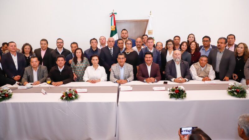 Garantiza Gobierno de Puebla los derechos laborales de trabajadores al servicio del estado, asegura Sergio Salomón en encuentro con FSTSE