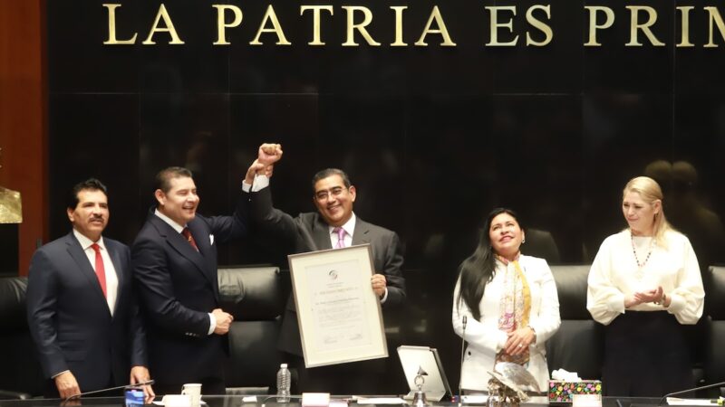 Sergio Salomón participa en la revelación de «Los Tres Juanes de La Sierra Norte» en el Senado de la República
