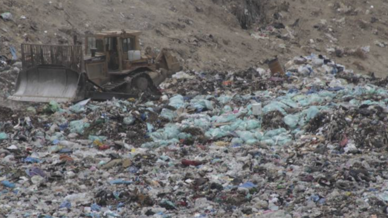 Pobladores de Cholula exigen cierre de tiradero por contaminación del agua