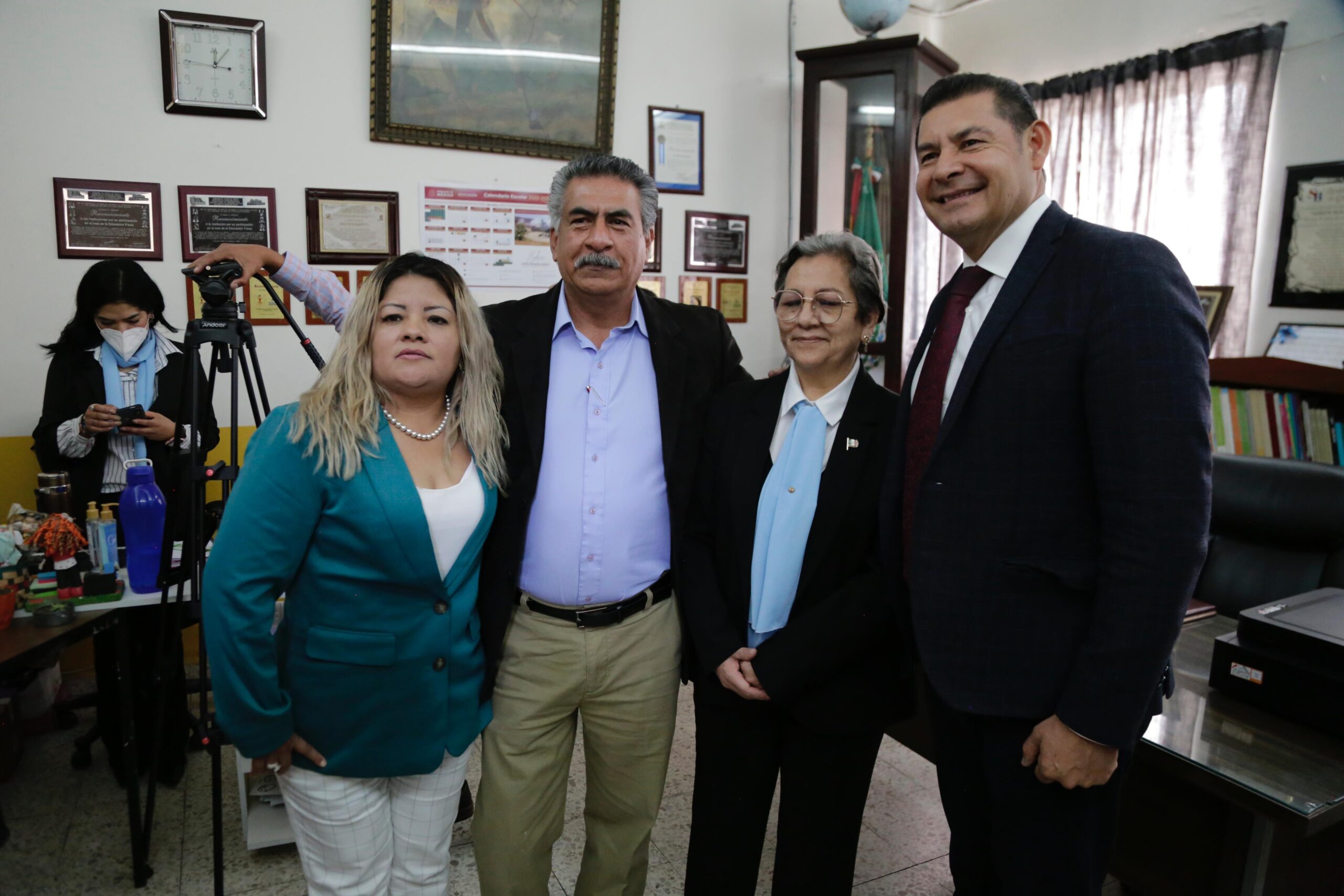 Educación pública es humanista y cambia vidas: Armenta