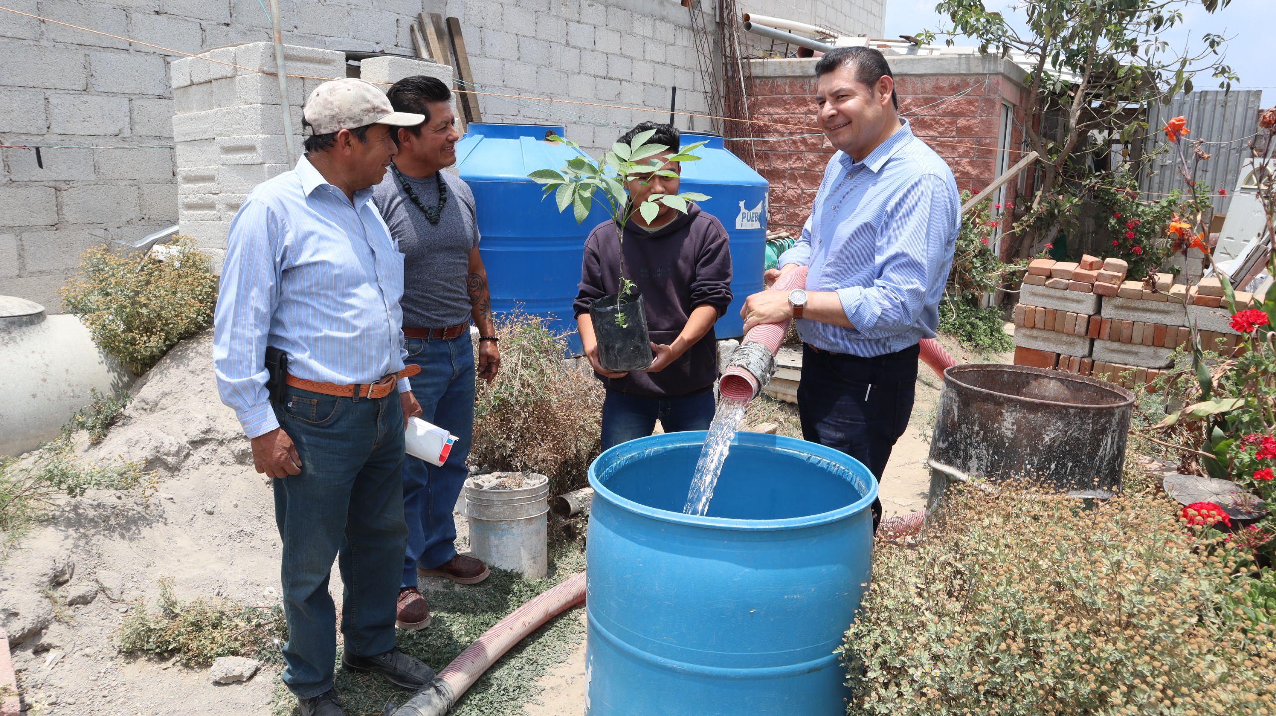Como derecho irrenunciable, el agua en Puebla es prioridad: Armenta