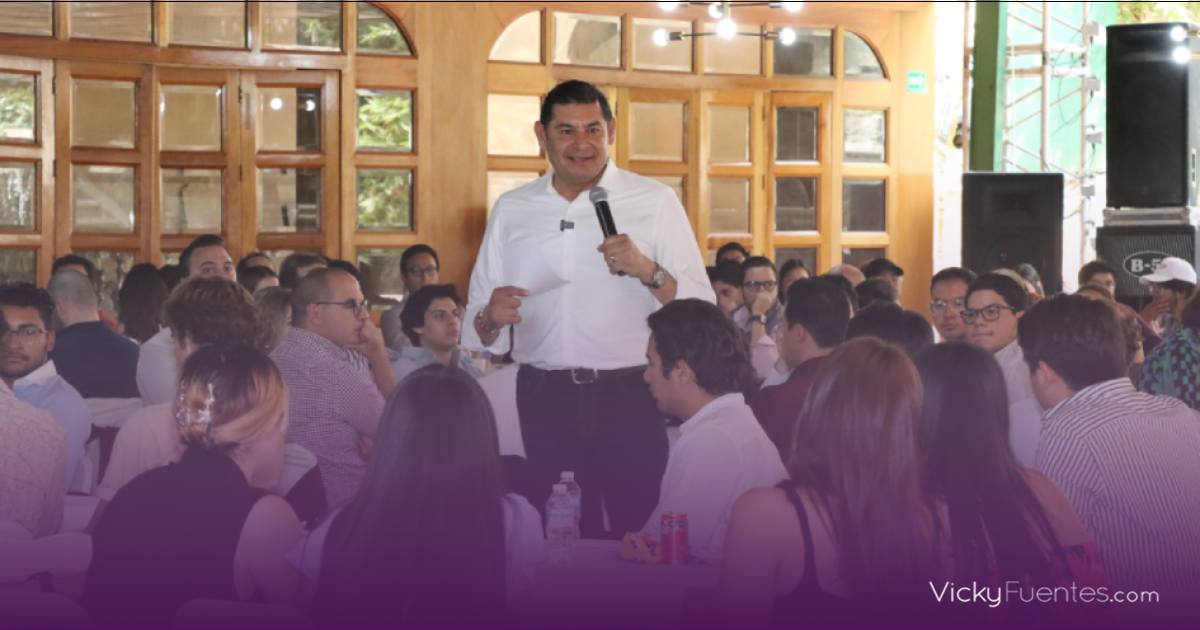Diálogo de Armenta con Jóvenes Empresarios Poblanos sobre el Futuro de Puebla