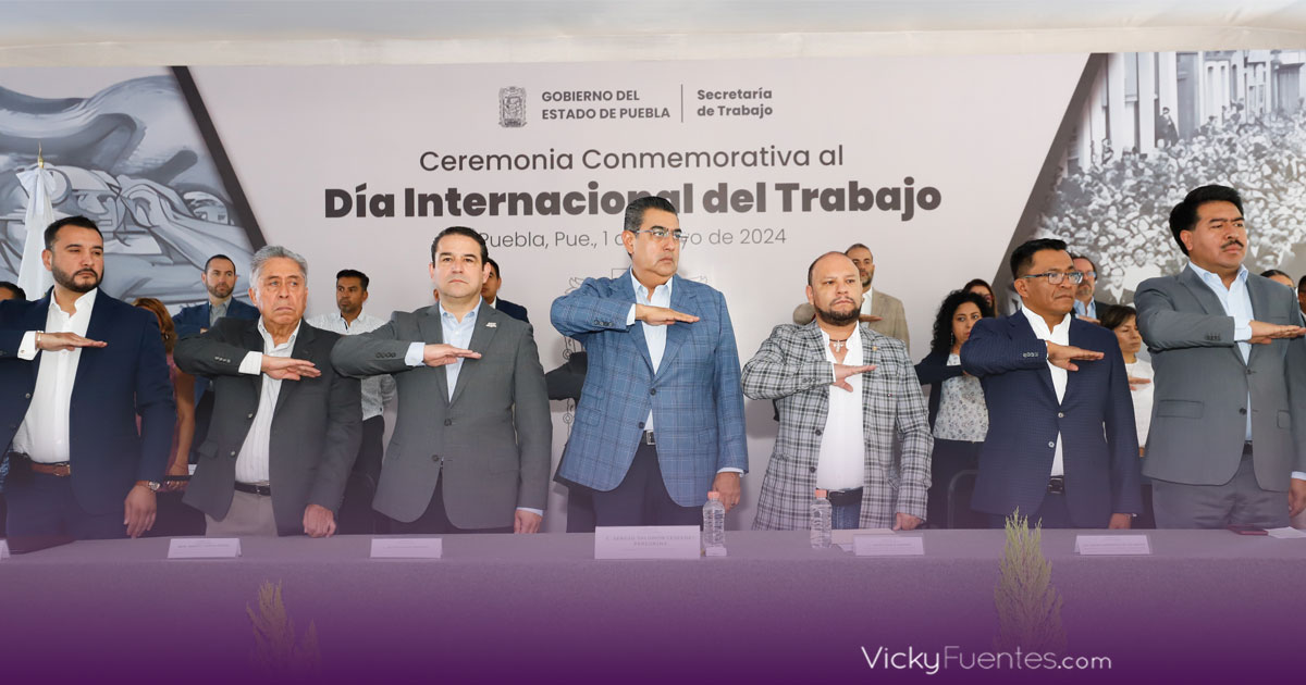 El gobernador Sergio Salomón encabeza ceremonia por el Día Internacional del Trabajo en Puebla