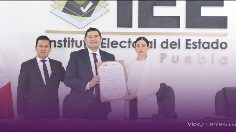 Alejandro Armenta recibe constancia de mayoría como gobernador electo de Puebla