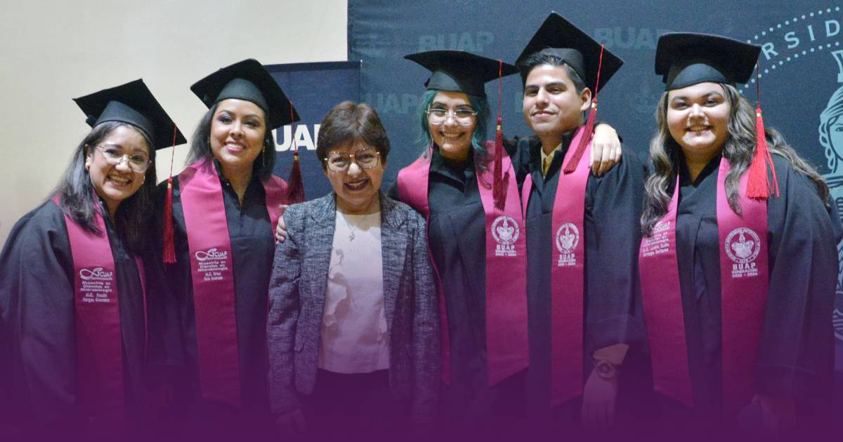 La BUAP egresa estudiantes exitosos en ceremonias presididas por la Rectora María Lilia Cedillo Ramírez