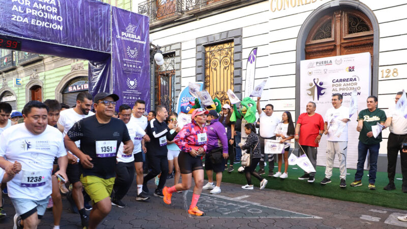 El gobernador Sergio Salomón inaugura la carrera «Por Amor al Prójimo» en Puebla