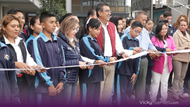 Puebla invierte en educación y carreteras: Sergio Salomón entrega obras