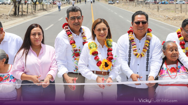 Rehabilitación de carretera en San Gabriel Chilac impulsa desarrollo