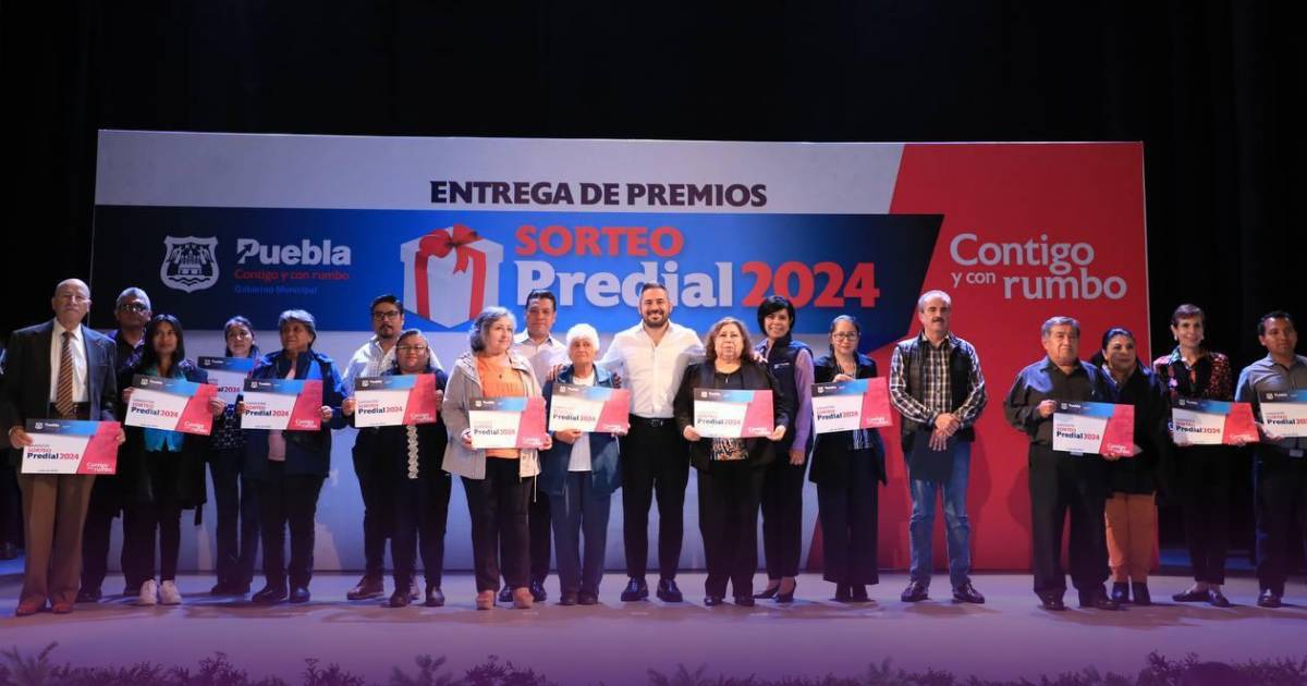 Ganadores del Sorteo Predial 2024 en Puebla reciben premios por su compromiso ciudadano