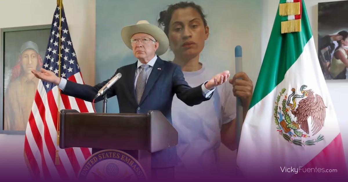 Ken Salazar dispuesto a dialogar tras críticas de AMLO sobre la reforma judicial