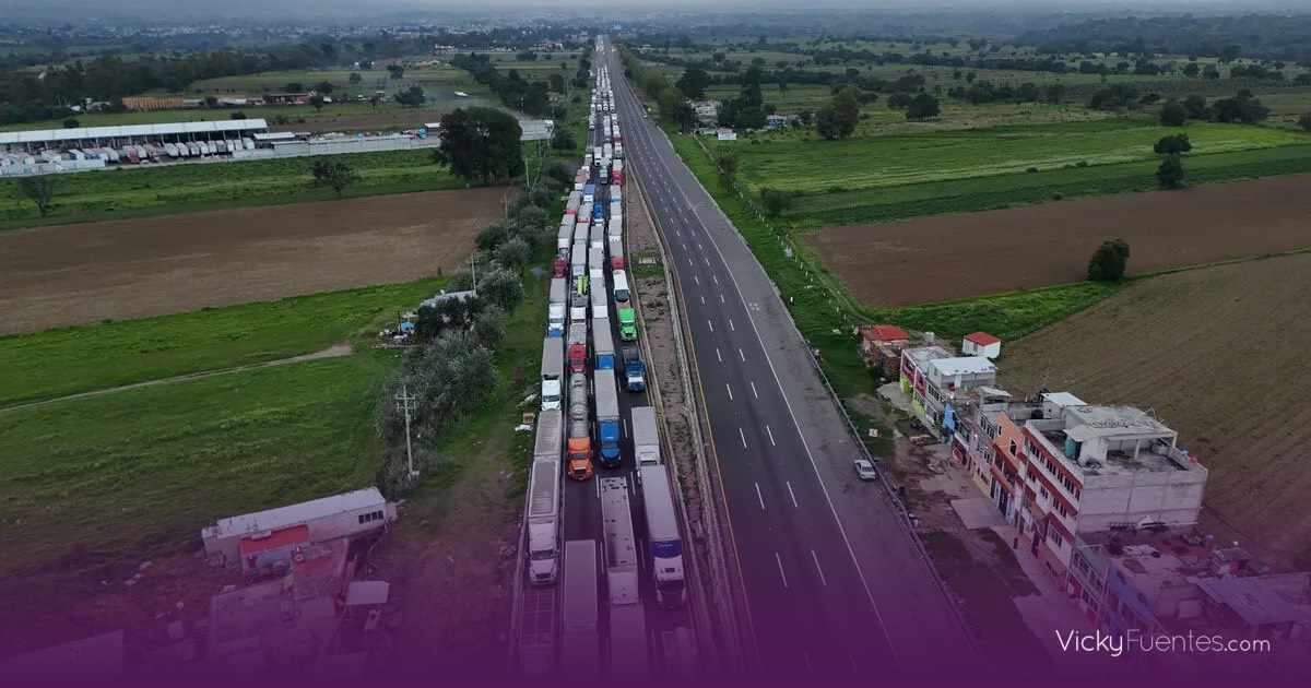 Ejidatarios abren y cierran la autopista México-Puebla en protesta por tierras expropiadas