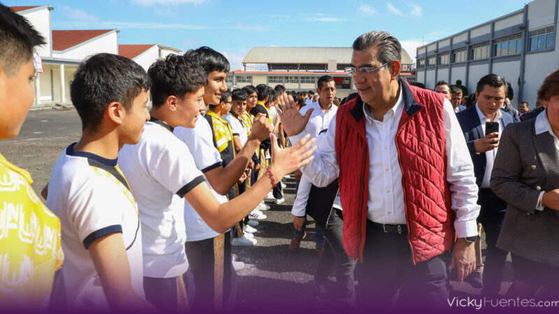 Sergio Salomón inicia techado en Centro Escolar de Teziutlán, Puebla