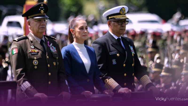 Claudia Sheinbaum encabeza su primera salutación militar como presidenta de México