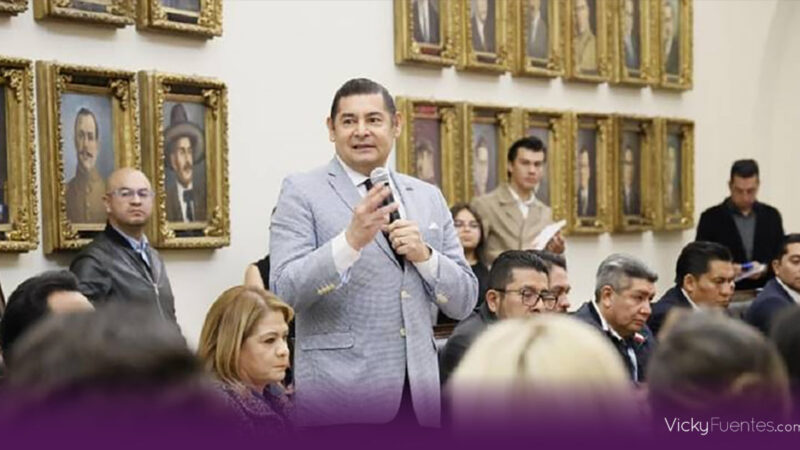 Alejandro Armenta presenta equipo y plan de gobierno para transformar Puebla