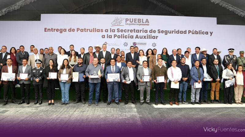 Gobierno del estado entrega 30 patrullas y equipo policial a Puebla para reforzar la seguridad